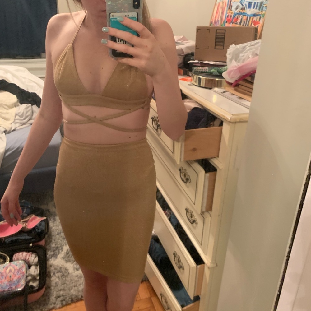 Two piece set - Picture 4 of 4